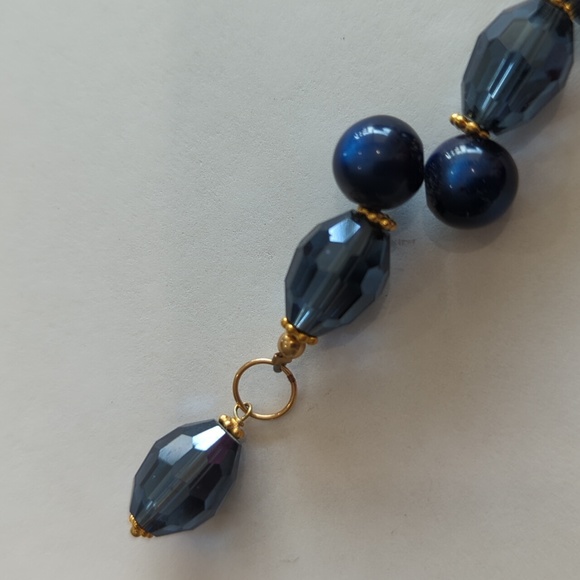 Beautiful bracelet with beads and crystals - Picture 3 of 5